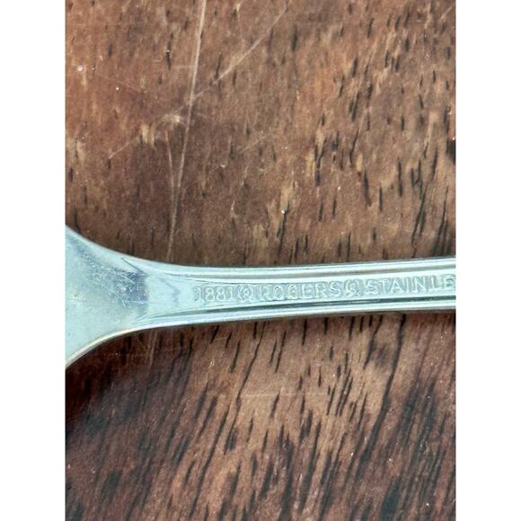 Oneida Community Marquette Stainless Steel Dinner Forks & Knifes - Picture 8 of 8